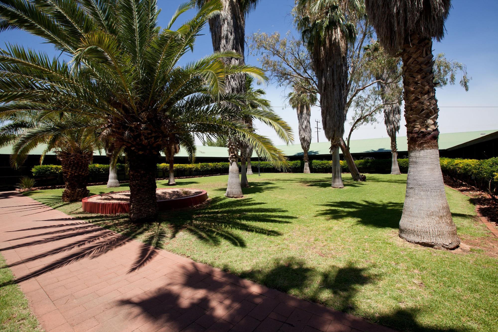 Mercure Alice Springs Resort Exterior photo