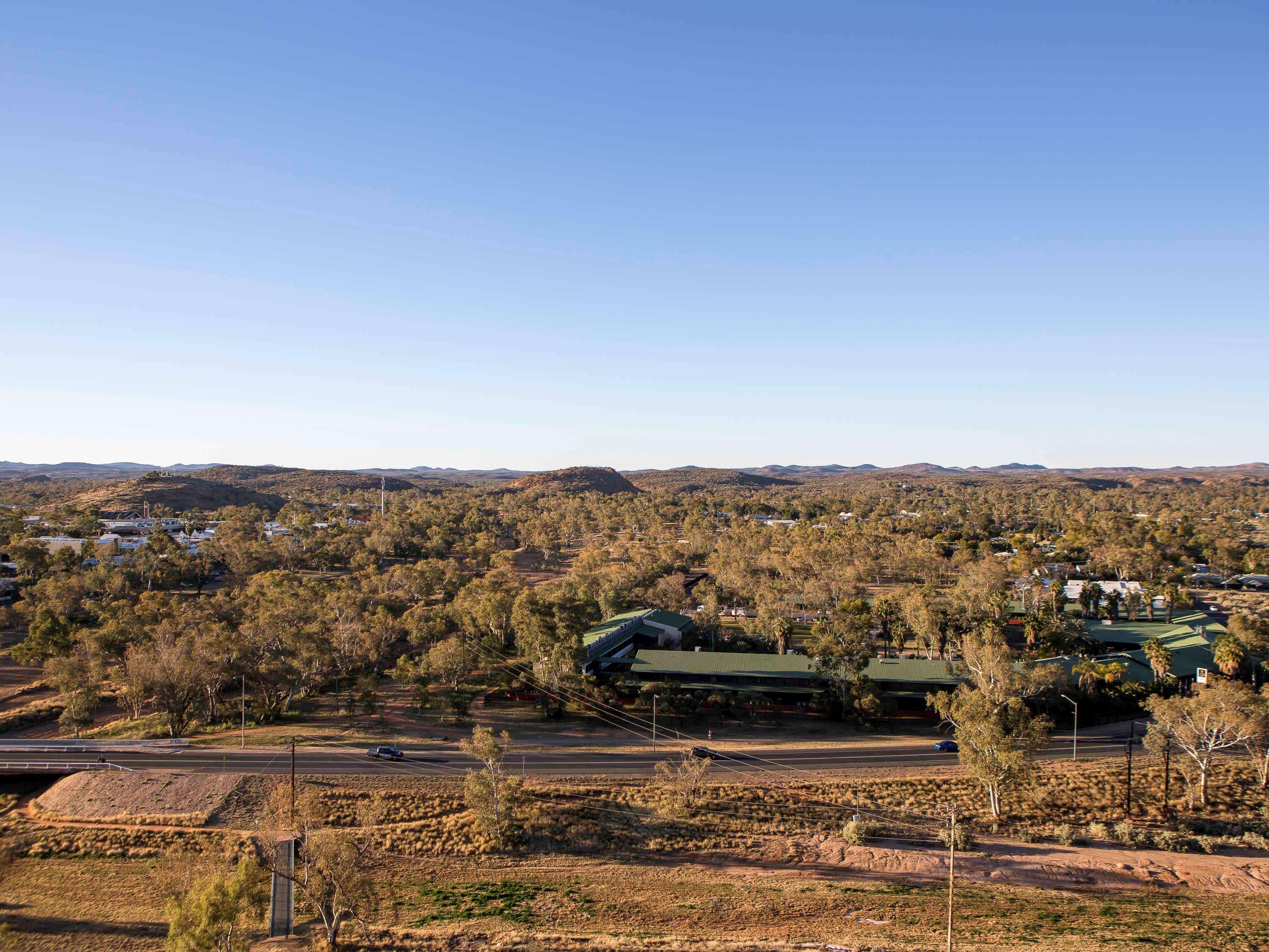 Mercure Alice Springs Resort Exterior photo